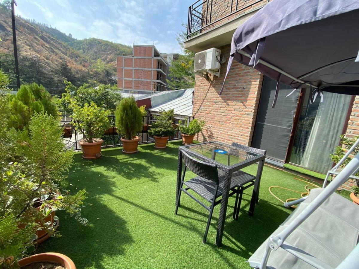 Brand New Apartment With Terrace Tbilisi Esterno foto