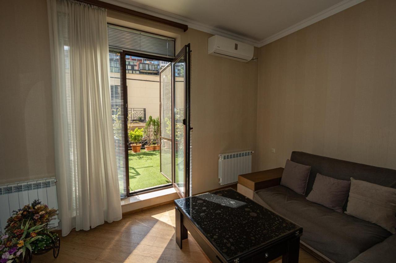 Brand New Apartment With Terrace Tbilisi Esterno foto