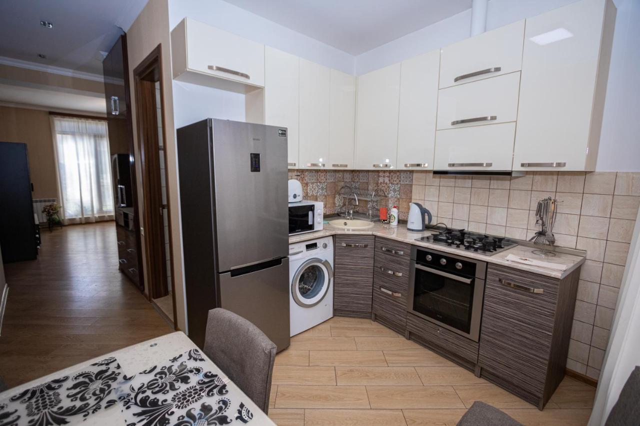 Brand New Apartment With Terrace Tbilisi Esterno foto